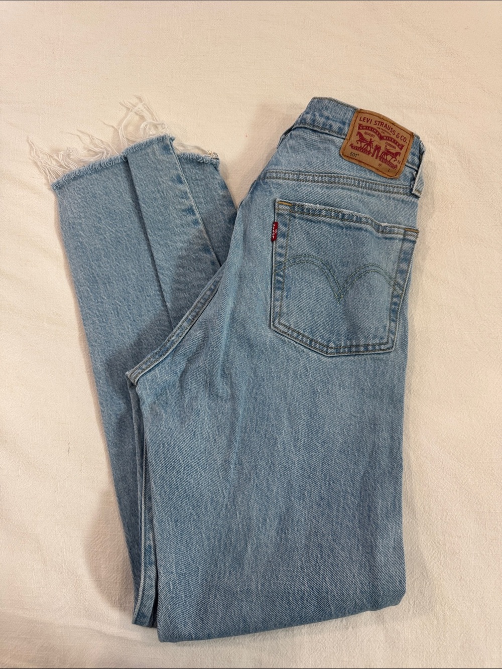 Levi's Women's Light Wash Straight-Leg Jeans